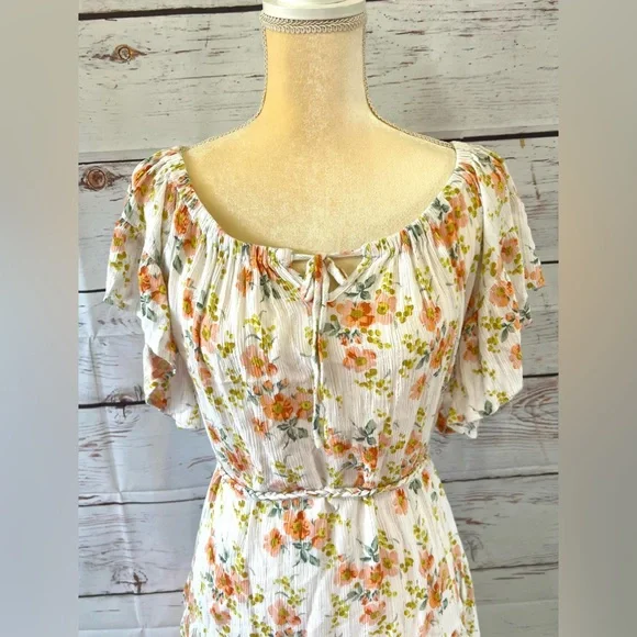 Cupcake and Cashmere Woman’s White Floral Lightweight Raylon Dress Size Large - Picture 2 of 8